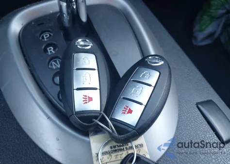 2013 Nissan Rogue Sv z USA, uszkodzony, nr VIN JN8AS5MV4DW622674